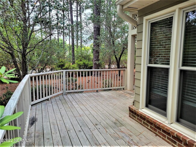 Building Photo - 301 Hampton Dr