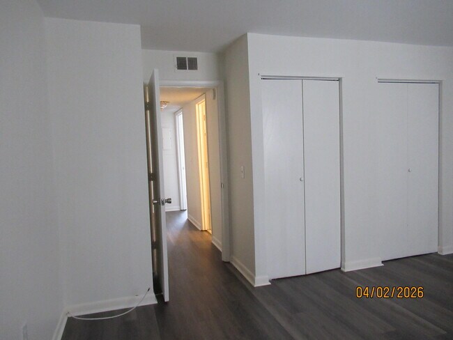 Building Photo - 251 Rast St