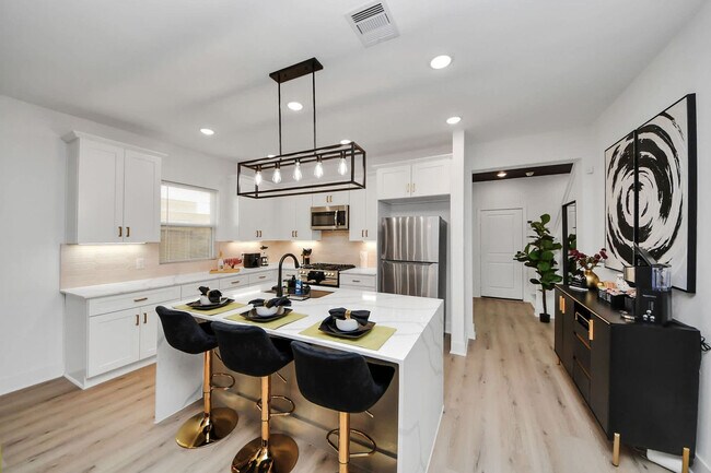 Building Photo - 3620 Du Bois St