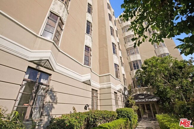 Building Photo - 1314 Hayworth Ave