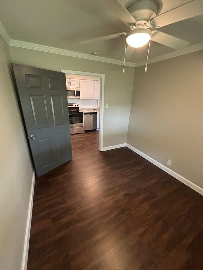 Building Photo - Charming 4-Bedroom Home in a Prime Locatio...