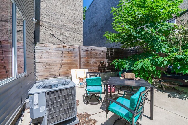 Building Photo - 711 N 16th St