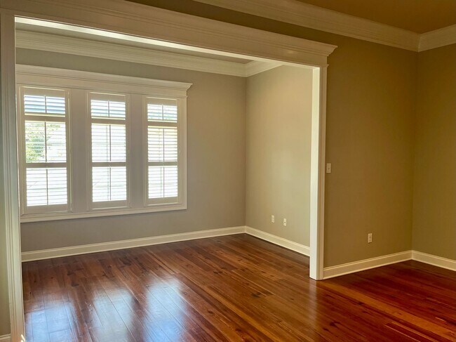 Building Photo - Beautiful Home in Rouzan of Southdowns neighborhood!