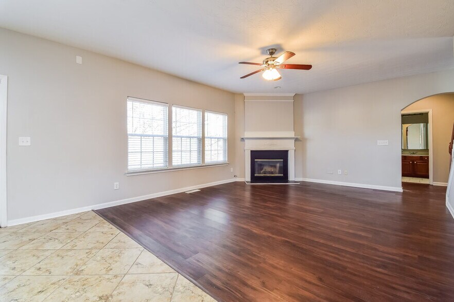 Building Photo - 3018 New Haven Ln