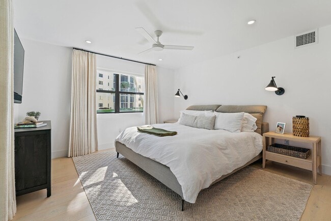 Building Photo - 19800 Sandpointe Bay Dr