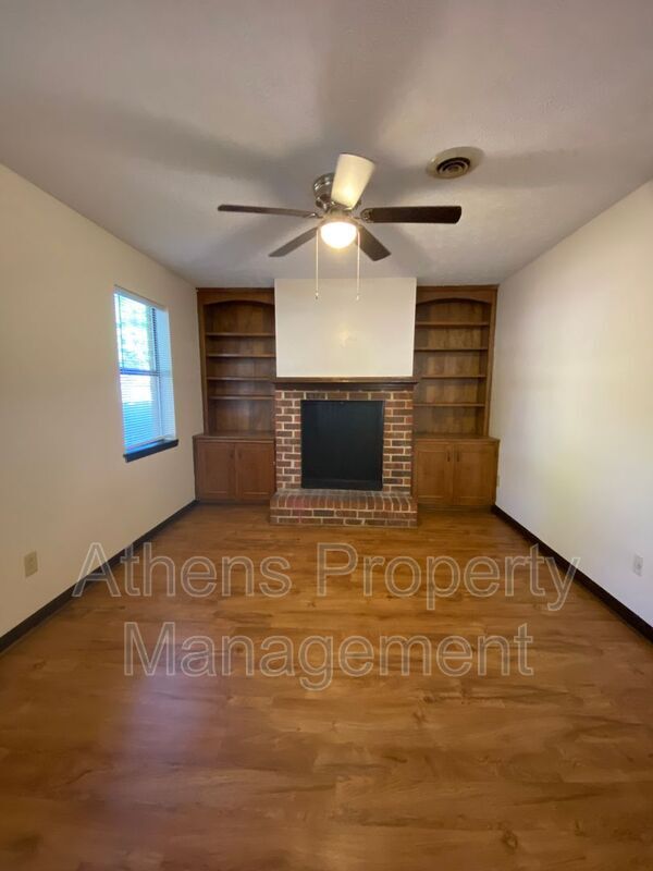 Building Photo - 113 St Andrews Ct