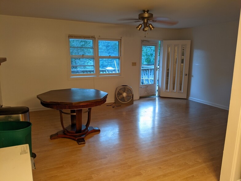 Building Photo - 875 Hodges Gap Rd