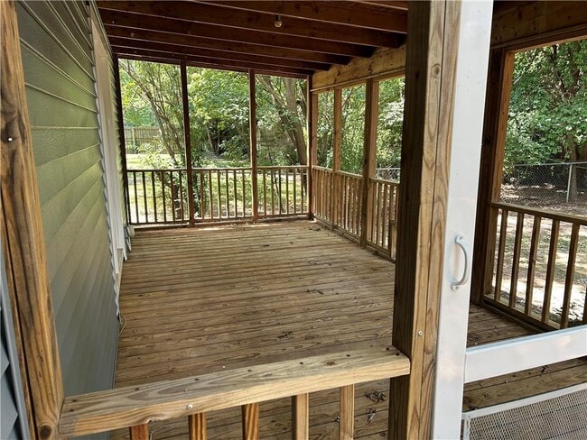 Building Photo - 1237 N Vista Pl