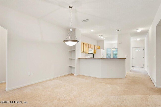Building Photo - 3750 Silver Bluff Blvd