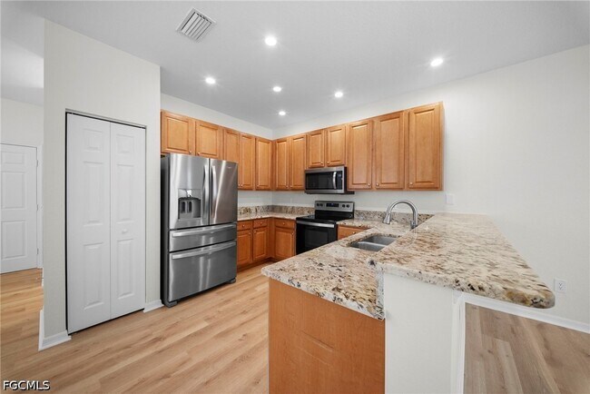 Building Photo - 11133 Peace Lilly Way