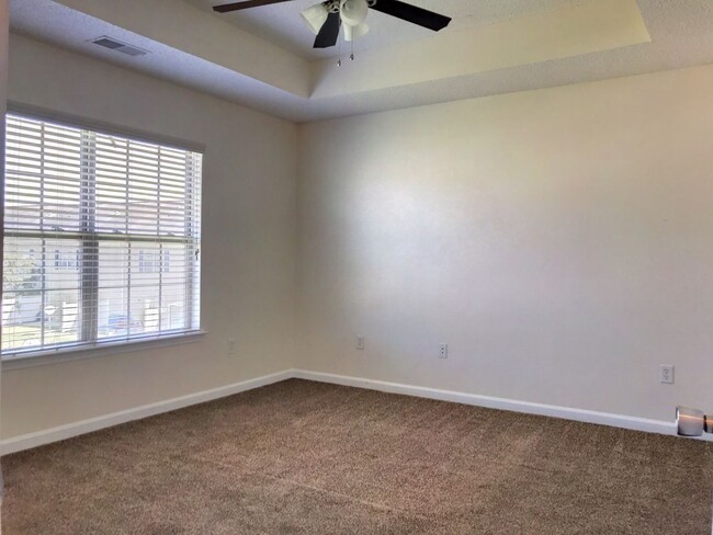 Building Photo - 765 Canyon Oak Loop