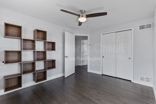 Building Photo - 1010 Newton St