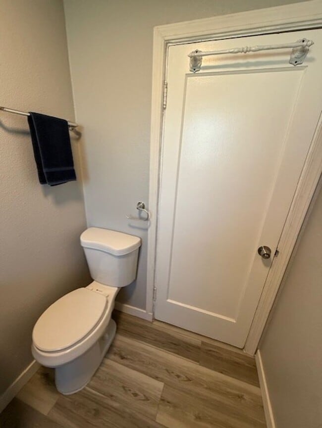 Building Photo - Beautifully Renovated 2-Bedroom Home – Mod...