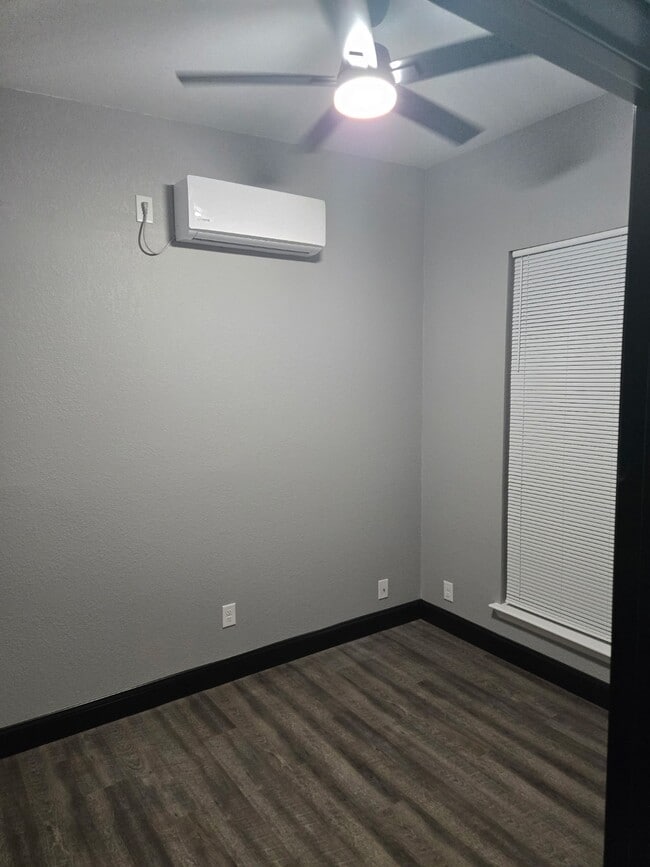 Building Photo - 2886 Broadway St