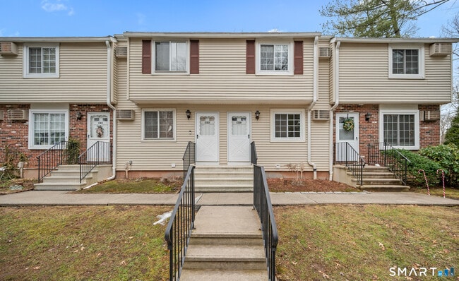 Building Photo - 92 Cynthia Ln