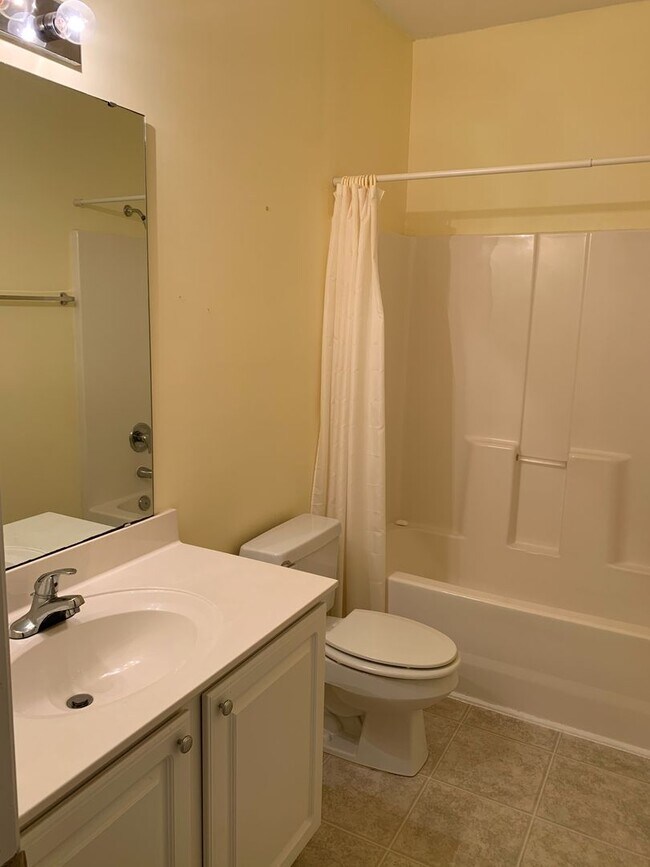 Building Photo - Spacious 3 Bedroom Condo in Carolina Forest