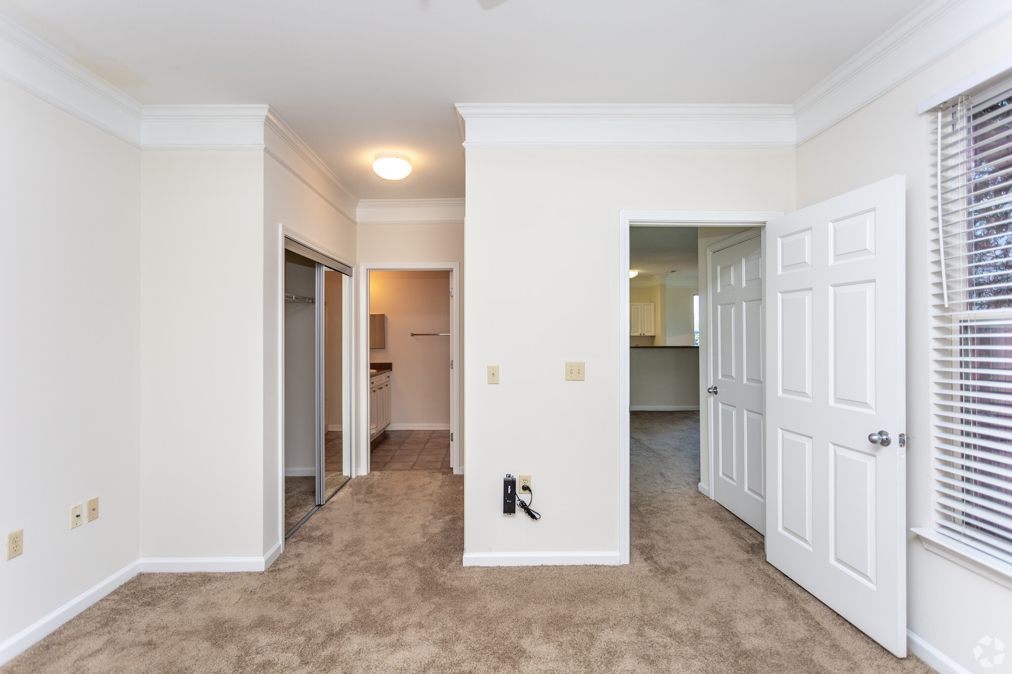 2BR, 2BA - Neville - 1075 SF - The Marlowe