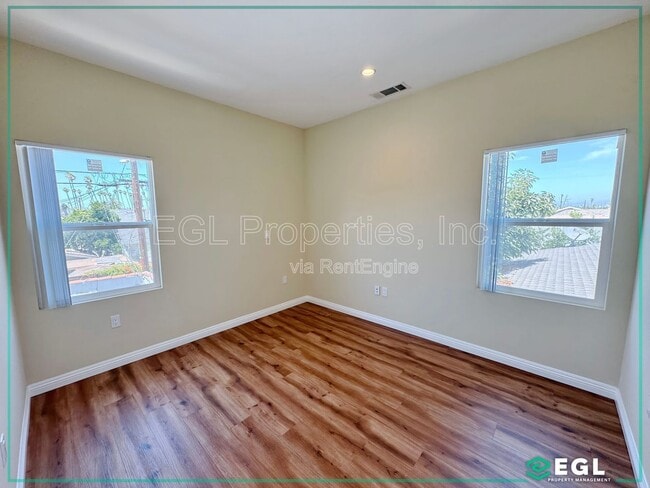 Building Photo - 4501 1/2 S Gramercy Pl