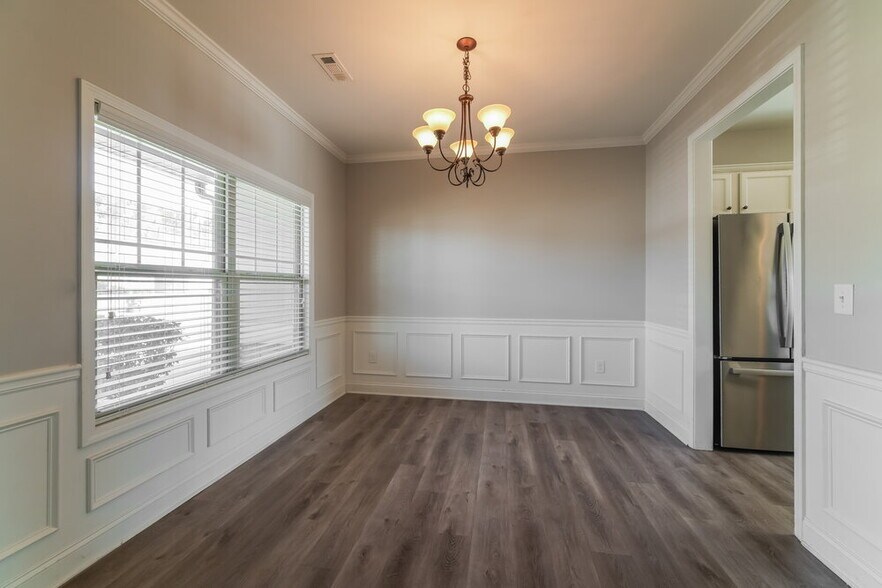 Building Photo - 235 Summer Gate Ln