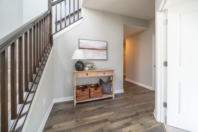 Building Photo - 4032 Stonehill Wy