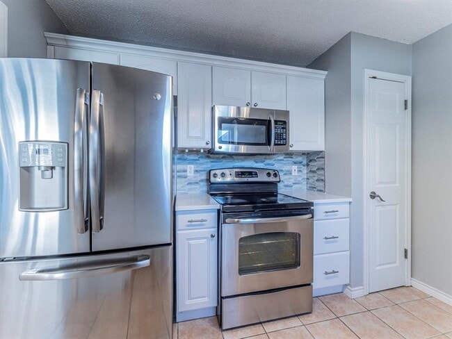 Building Photo - 2406 Dijon Dr