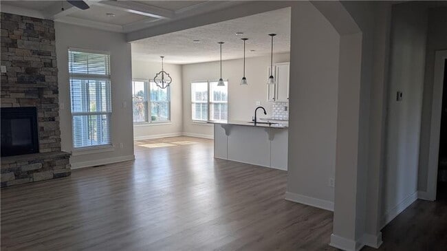 Building Photo - 170 High Pointe Dr