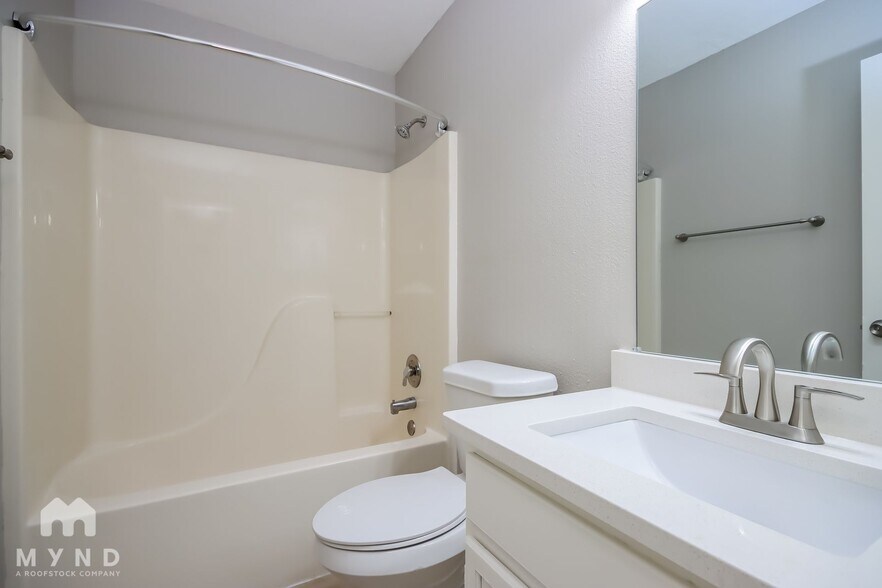 Building Photo - 234 Hartford Ln