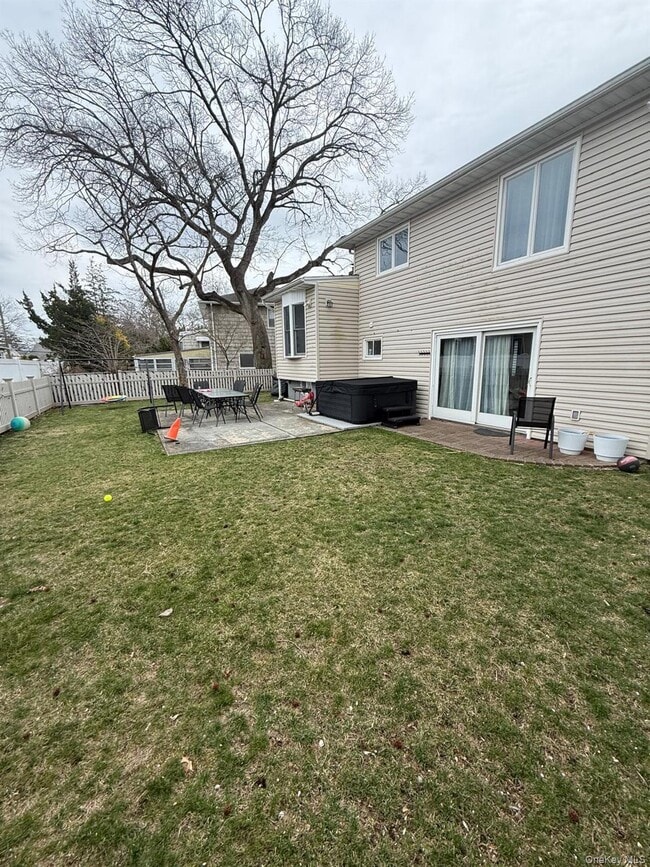 Building Photo - 23 Geoffrey Ln