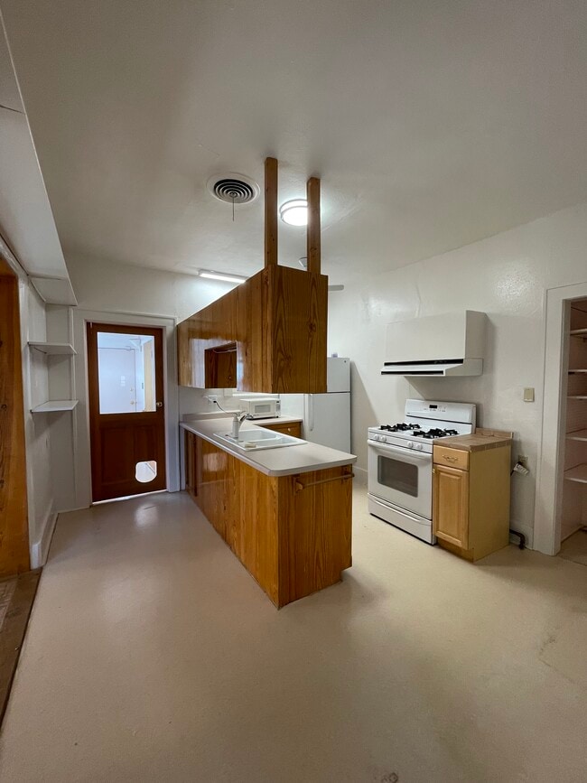 Building Photo - Girard UNM