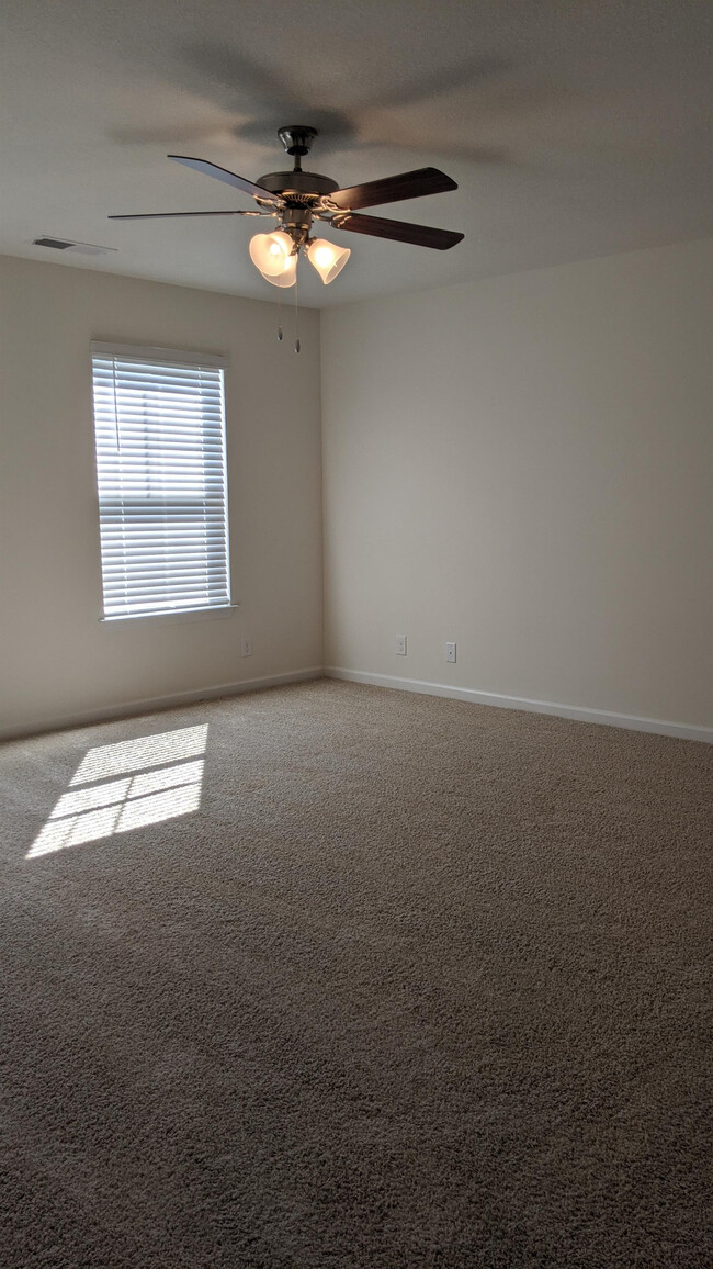 Building Photo - 544 Smoky Crossing Way