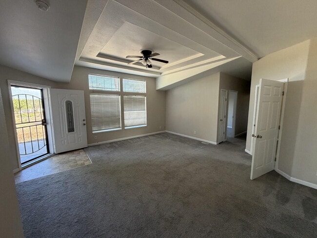 Building Photo - Country Living in this 4x2 Home