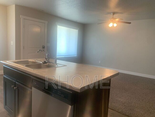 Building Photo - 981 N Apple Seed Ln