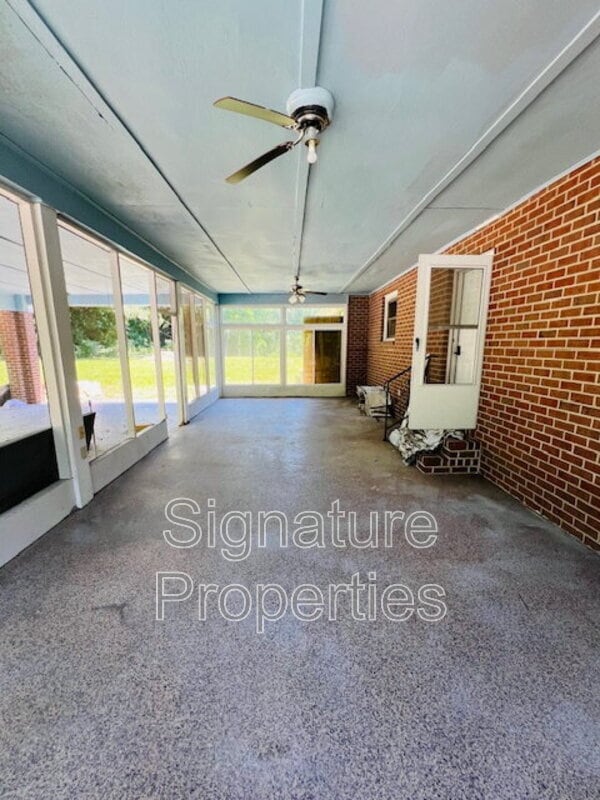Building Photo - 13225 Old Happy Hill Rd