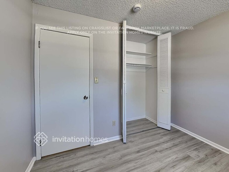 Building Photo - 1284 Ember St