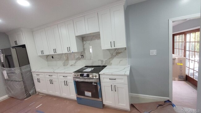 Building Photo - 8 Dee Pl