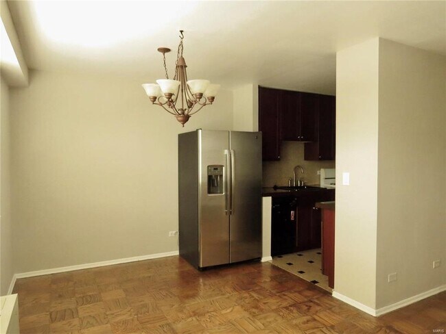 Kitchen - 4466 W Pine Blvd