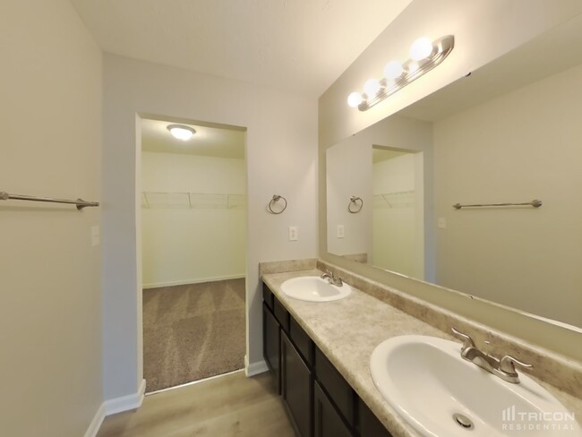 Building Photo - 639 Geronimo Dr