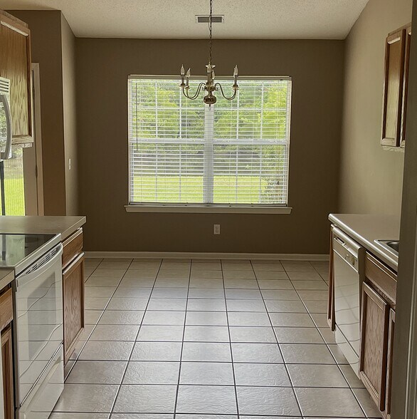 Building Photo - 485 Live Oak Walk