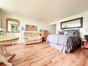 Building Photo - Pet Friendly Furnished Waikiki Studio with Central A/C and Parking. Utilities Included in Rent.
