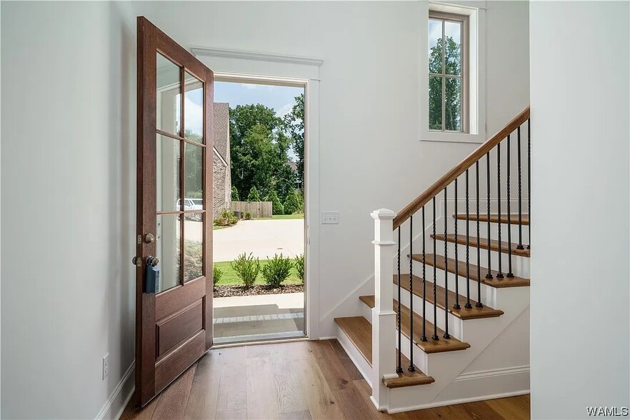 Building Photo - 303 Trails End Ln
