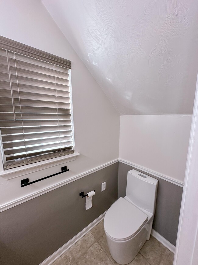 Building Photo - 5331 Pandoria Ave