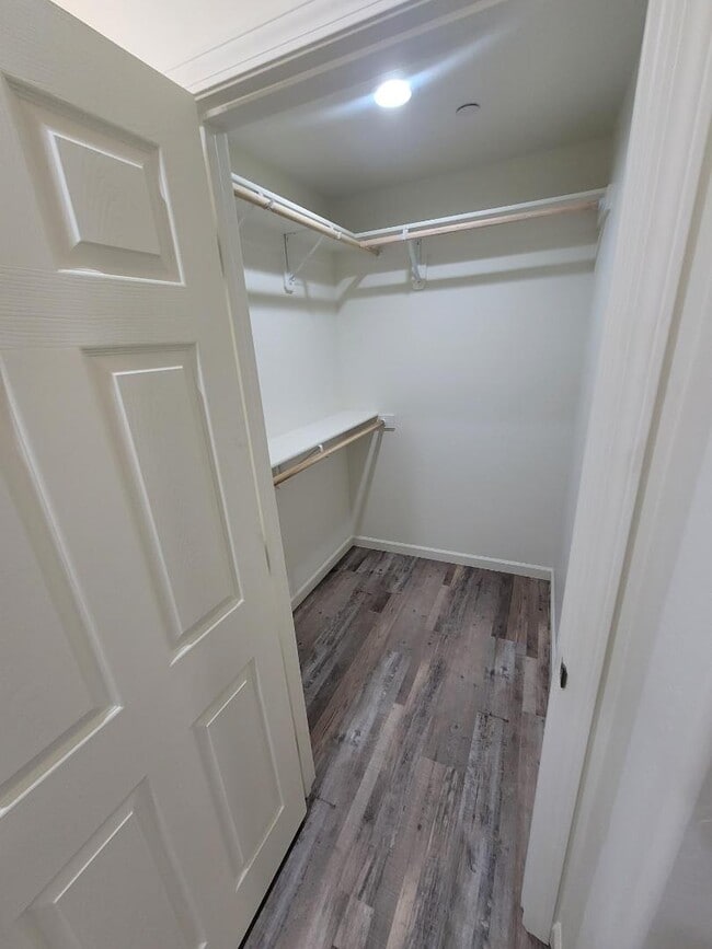 Building Photo - 1800 Dover St