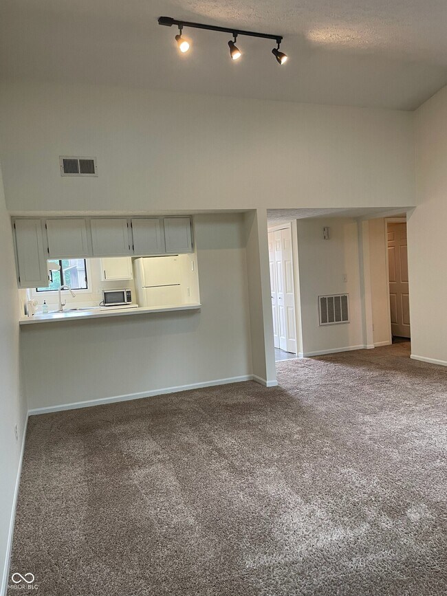 Building Photo - 89 Lookout Ridge Dr