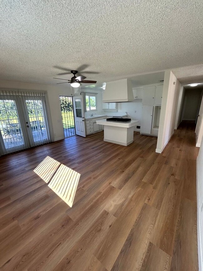 Building Photo - Spacious 4-Bed, 2-Bath Home with a Large Backyard in Prime West Hills!