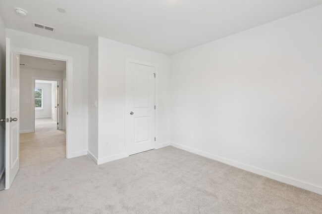 Building Photo - 7148 Cedarcrest Ct