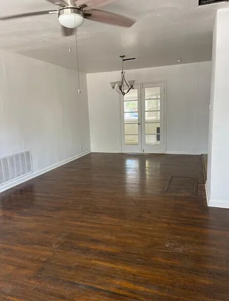 Building Photo - 123 Haverhill Dr