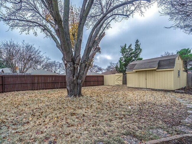 Building Photo - 3852 Westminster Dr