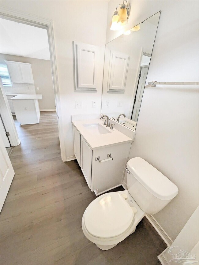 Building Photo - 5915 Bilek Dr