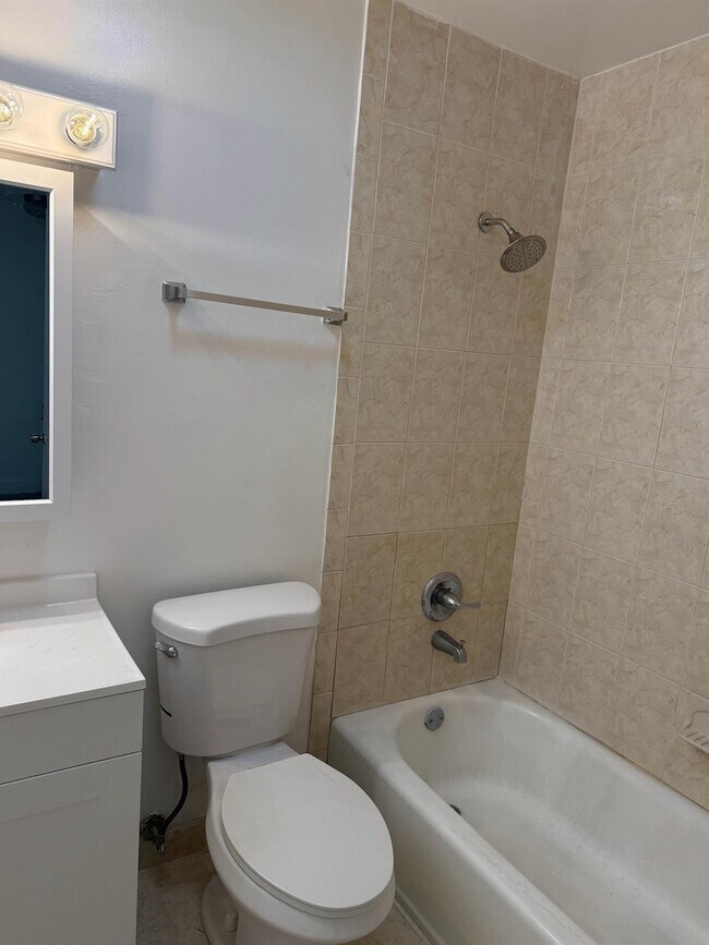 Building Photo - 3003 NW 5th Terrace