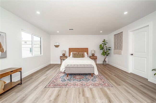 Building Photo - 6520 6th Ave